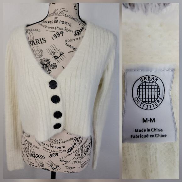 Urban Outfiters Crop Cardigan Sweater Sz M Eyelash Knit V Neck Button Up Ivory - Picture 1 of 10